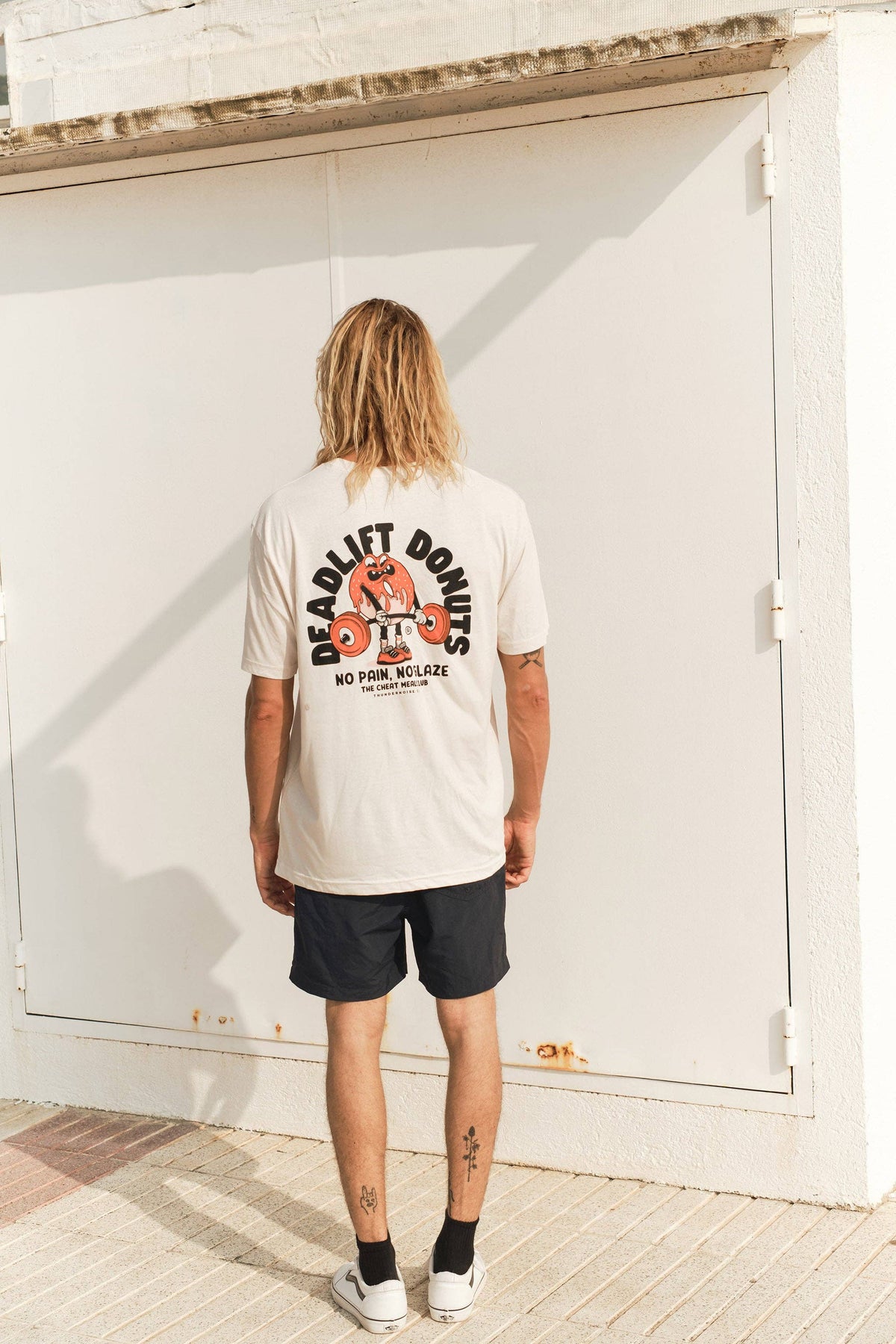 T-shirt Deadlift Donuts
