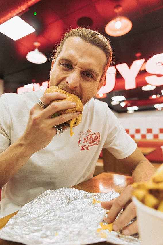 T-shirt Burger de Mr. Kettlebell - Blanc vintage